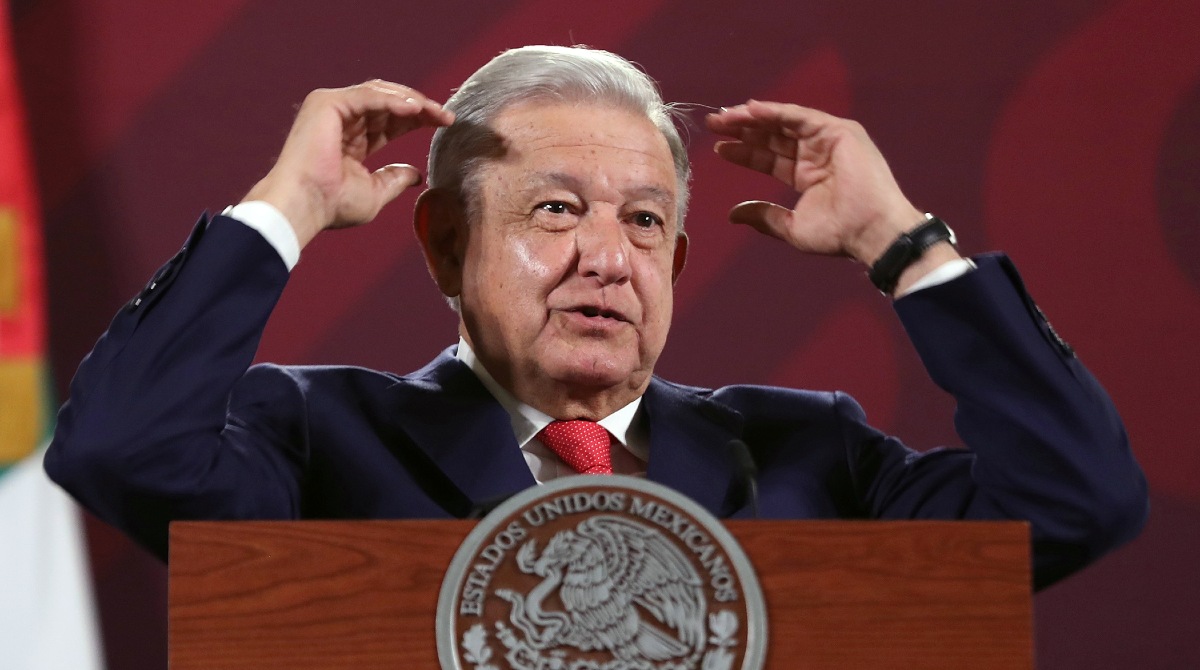 El presidente de México, Andrés Manuel López Obrador, ha respondido en contra de la salida de su embajador en Perú. Foto EFE