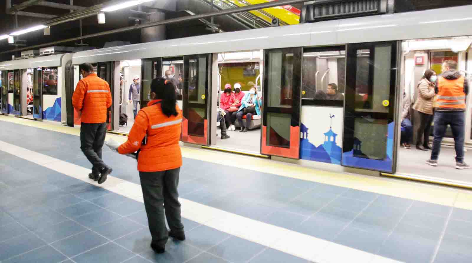 El Metro de Quito empezó a transportar pasajeros el 23 de enero del 2023. Carlos Noriega/EL COMERCIO
