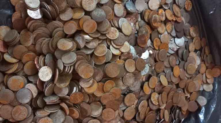 La Policía Nacional localizó una fábrica de elaboración de monedas falsas en Tumbaco. Foto: Policía Nacional