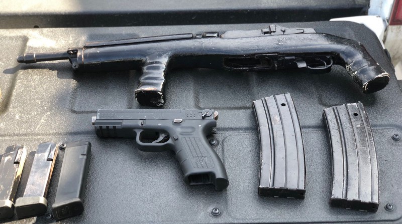 Armas de fuego y varios cartuchos fueron decomisados. Foto: Policía Nacional