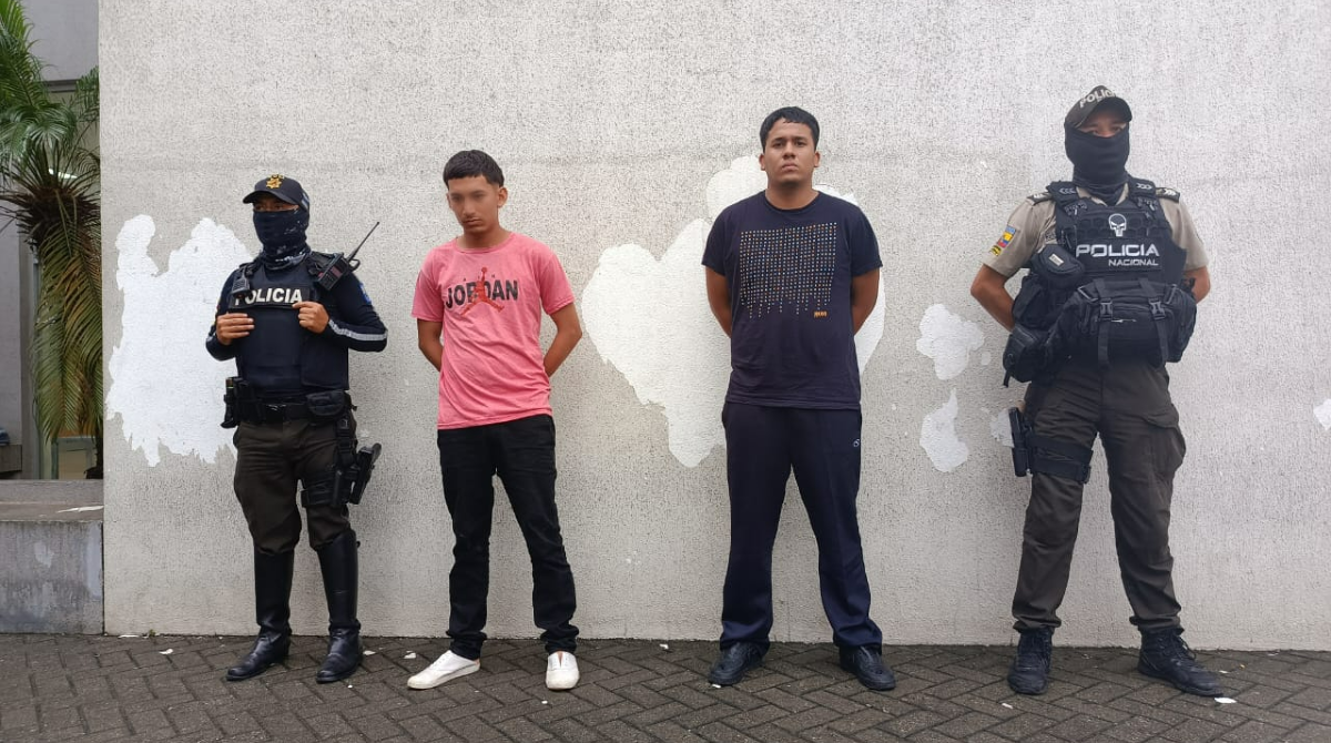Dos individuos intentaron secuestrar a una persona en Guayaquil utilizando un arma de juguete. Foto Policía Nacional