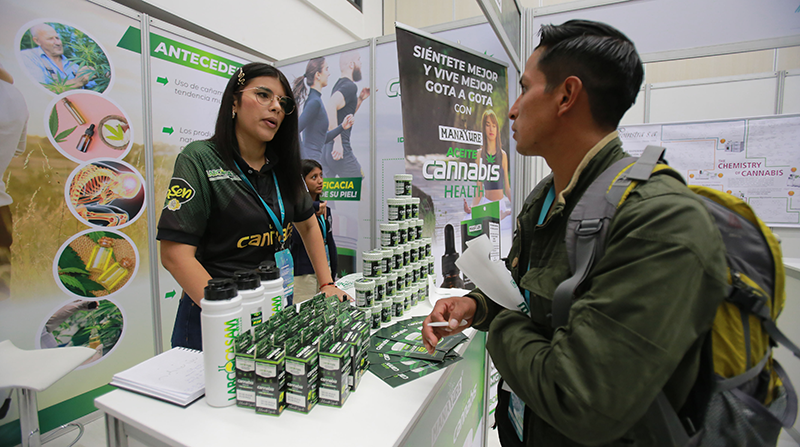 Cuarto Encuentro de Cannabis se desarrolla en la Udla Quito. Foto: Julio Estrella / EL COMERCIO