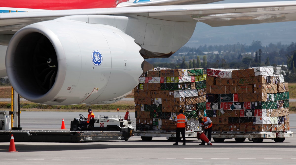 La plataforma de carga permite estacionar hasta seis aviones simultáneamente. Foto: Patricio Terán / EL COMERCIO