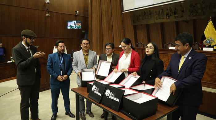 Comisión del caso Encuentro recibe cajas con documentos. Foto: Flickr Asamblea