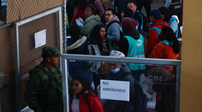 El Centro de Procesamiento Electoral se habilitó en el norte de Quito y por ello hubo cierres en la avenida Galo Plaza, desde la av. 6 de Diciembre hasta la calle Los Eucaliptos. Foto: Diego Pallero / EL COMERCIO