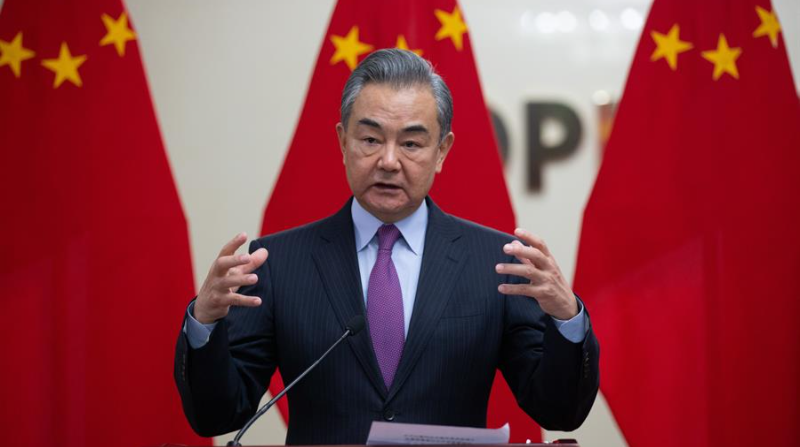El director de la Oficina de Asuntos Exteriores de China, Wang Yi, pidió a EE. UU. “mantener la calma” tras la confirmación de que el “globo espía”. Foto: EFE
