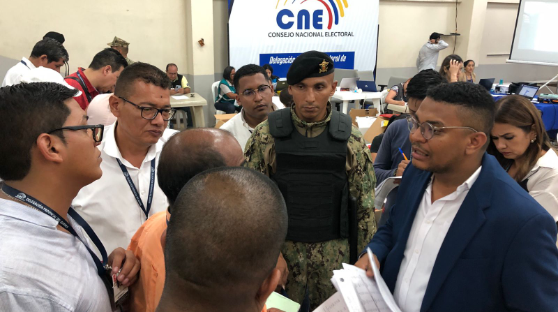 No se interrumpirá el conteo de votos en la Delegación Provincial Electoral del Guayas. Foto: Enrique Pesantes / EL COMERCIO