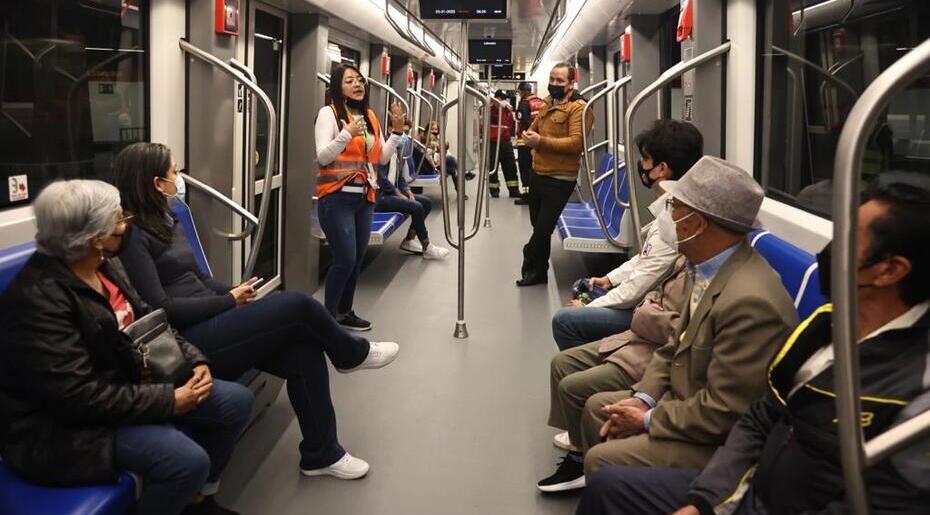 El anterior sábado 11 y el domingo 12 de febrero de 2023, unas 9 171 personas se movilizaron en los trenes durante los viajes nocturnos. Foto: Carlos Noriega / EL COMERCIO