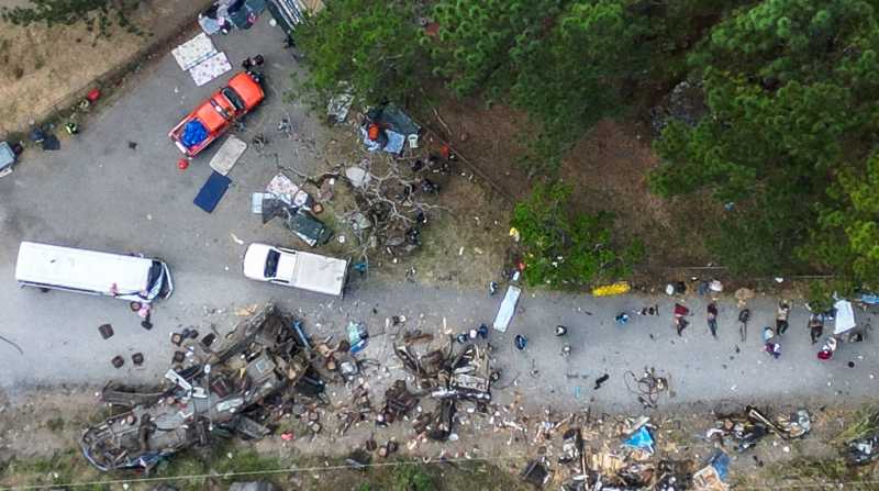 En la madrugada del miércoles 15 de febrero del 2023, un bus que movilizaba migrantes cayó al precipicio en Panamá. Foto: Internet