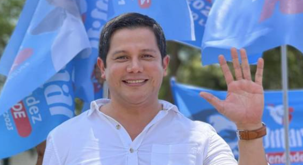 Omar Menéndez era candidato a la alcaldía de Puerto López. Foto: Redes sociales