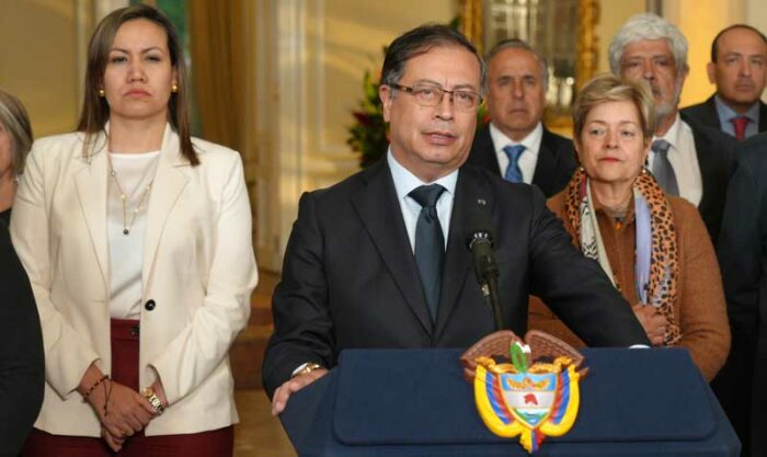 Parte del antiguo gabinete de Gustavo Petro (foto) está en una investigación fiscal. EFE / Presidencia de Colombia