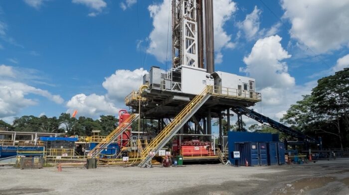 Imagen referencial. La EP Petroecuador señaló que estos riesgos impactan directamente en la producción de petróleo nacional. Foto: Facebook Petroecuador