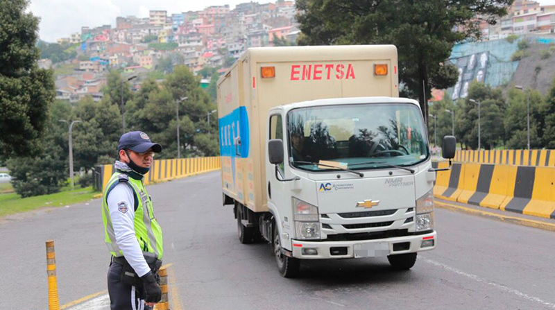 El Pico y placa se aplica de lunes a viernes en Quito. Foto: Julio Estrella / EL COMERCIO