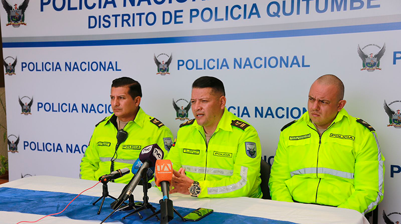 Rueda de prensa en el Distrito de Policía Quitumbe. Foto: Julio Estrella / EL COMERCIO
