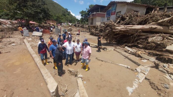 El el sector de Trapiche, cantón Chaguarpamba, Loja, el aluvión arrastró viviendas. Fotos: Cortesía Gobernación de Loja.