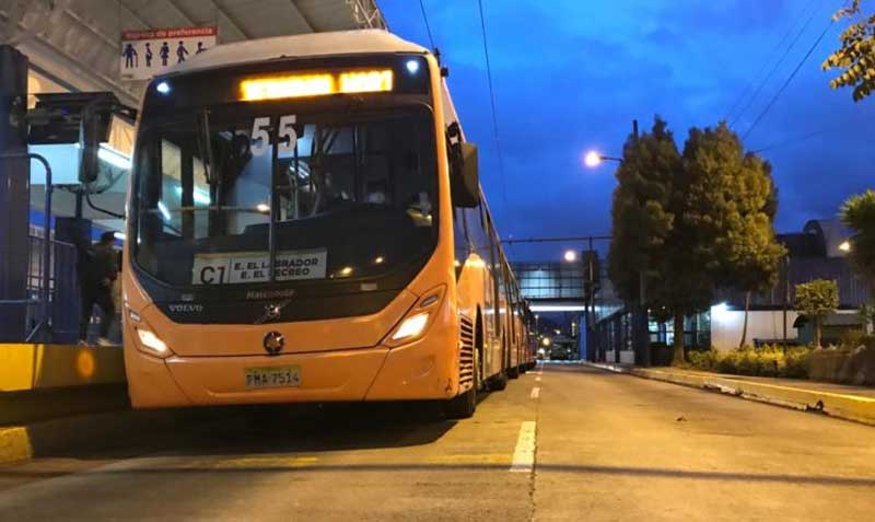 La operación del Trolebús y la Ecovía se iniciará a las 06:00 y se extenderá hasta las 21:00. Foto: Quito Informa