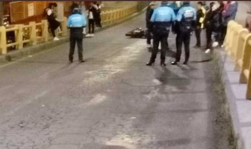 El siniestro de tránsito ocurrió en la avenida Velasco Ibarra y Queseras del Medio, en el sector de la Vicentina. Foto: Twitter @AguantaMijin
