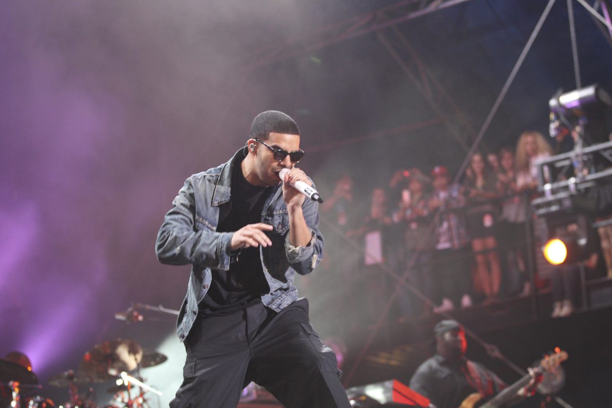 Drake se presentó en la versión argentina del Lolapalluza y ya fue fuertemente criticado por el público y la prensa de ese país, pues su concierto duró apenas 40 minutos. Foto: EFE