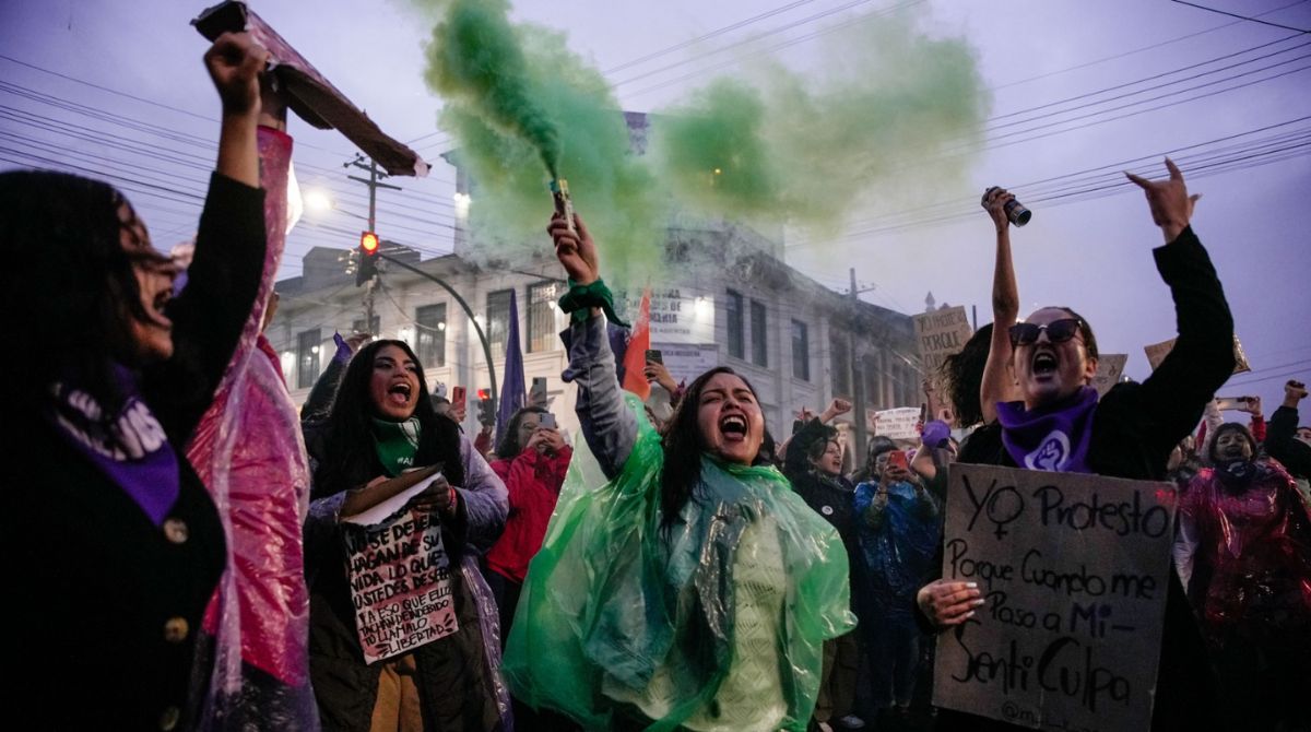 En varias ciudades del país, los colectivos feministas marcharon para reivindicar los derechos de la mujer por el 8 de Marzo. Foto: Carlos Noriega / El Comercio.