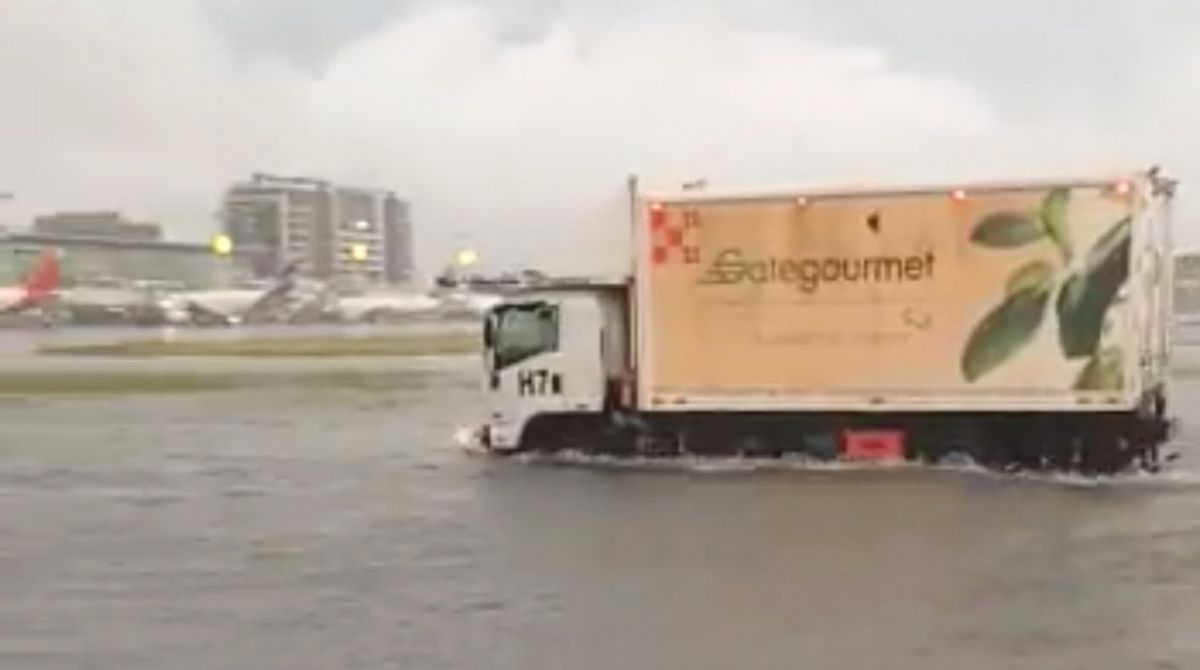 El Aeropuerto de Guayaquil se inundó este jueves 23 de marzo del 2023. Foto: captura de video.