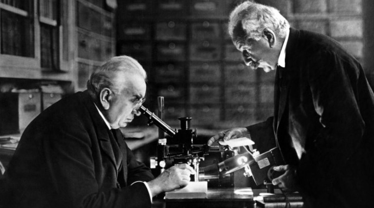 Hermanos Lumière. El invento del cinematógrafo dio inicio a la carrera industrial del cine. Foto: Internet