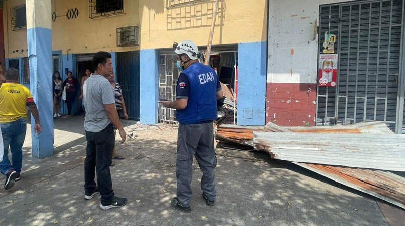 En Guayaquil se registraron colapsos de viviendas y daños en mampostería. Foto: Twitter Municipio de Guayaquil