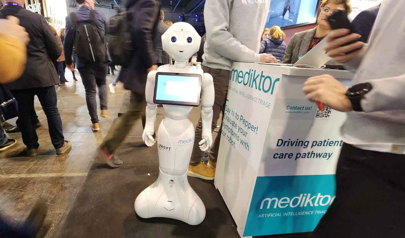Se trata de un robot en forma de médico que ayuda a prediagnosticar y a hacer triaje. Foto: Evelyn Jácome / EL COMERCIO