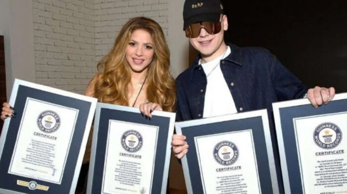 Shakira y Bizarrap muestran los documentos donde reconocen sus premios Guinness. Foto: Instagram Record Guinnes