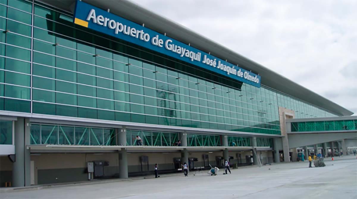 El aeropuerto José Joaquín de Olmedo, de Guayaquil, informó de la normalidad de sus operaciones tras la fuerte lluvia que soportó la ciudad desde la madrugada. Foto: Aeropuertos del Mundo