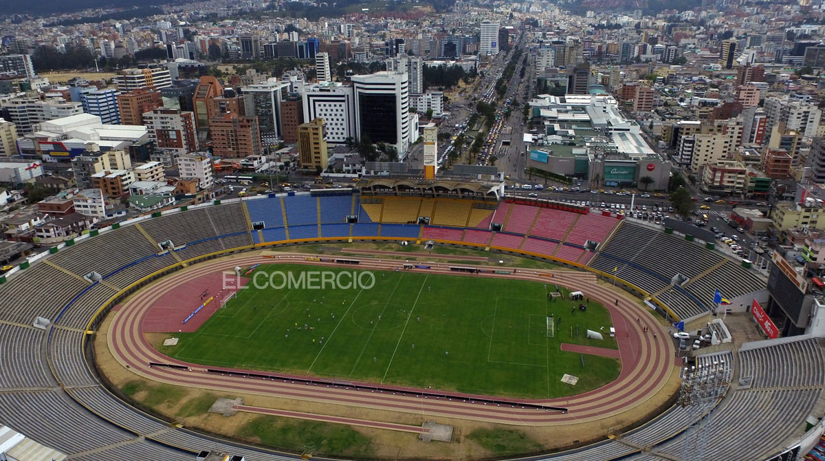 El estadio Olímpico Atahualpa está ubicado en una zona comercial y financiera del norte de Quito. Foto: Archivo / EL COMERCIO