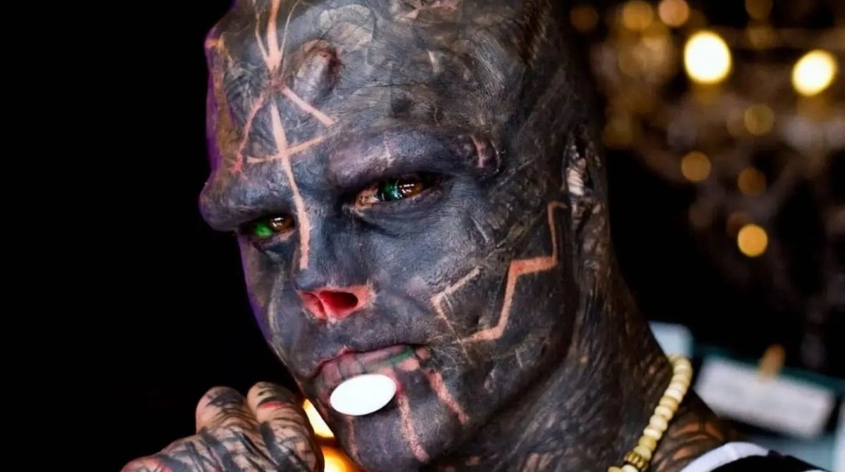 Este francés de 34 años es uno de los invitados especiales de la fiesta del tatuaje más grande del país. Foto: Facebook The black alien project
