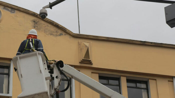 Las cámaras de seguridad fueron colocadas en puntos estratégicos de Quito. Foto: Julio Estrella/ EL COMERCIO