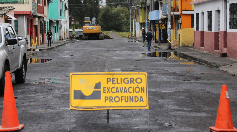 Las calles que serán arregladas, y que son aledañas a las estaciones del Metro de Quito, tendrán ajustes en el tránsito mientras duren los trabajos. Foto: Julio Estrella/ EL COMERCIO
