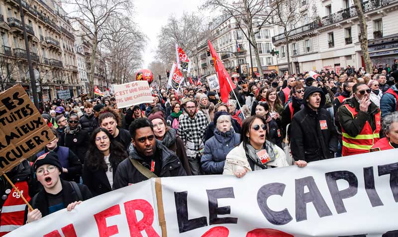 Este 11 de marzo del 2023 se realizó en Francia la séptima jornada de movilizaciones nacionales convocadas por los sindicatos. Foto: EFE