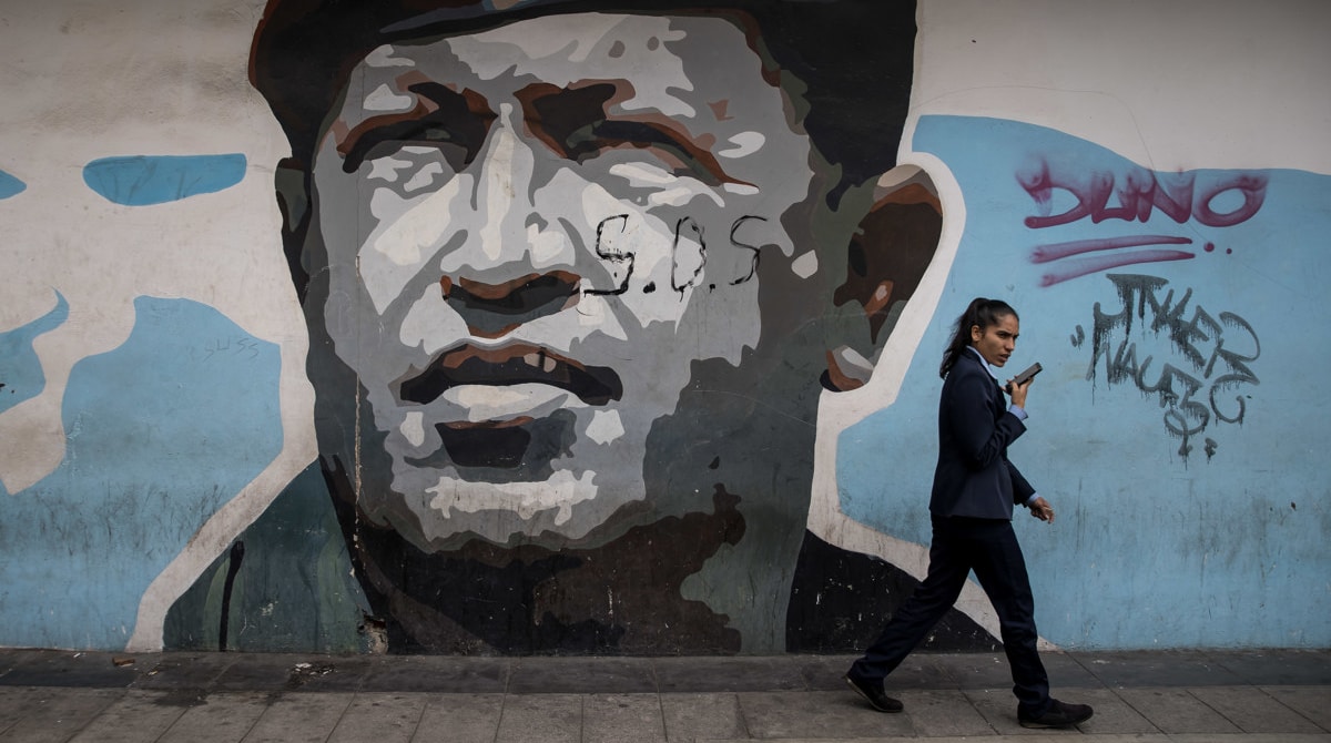 Venezuela perdió el protagonismo internacional heredado por Hugo Chávez, a medida que se reducía la chequera petrolera, se disparaba la migración, y la inestabilidad política se hacía norma. Foto: EFE