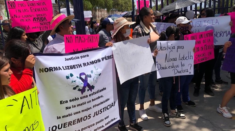 Una manifestación se realizó en Teotihuacán para exigir justicia por la muerte de Norma Lizbeth. Foto: Twitter @pauvalpa