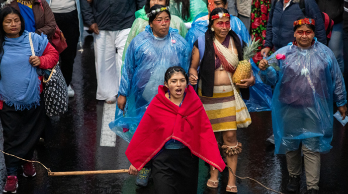 Mujeres indígenas presentes en la marcha llegaron a la Casa de las Cultura. Foto: Carlos Noriega / EL COMERCIO