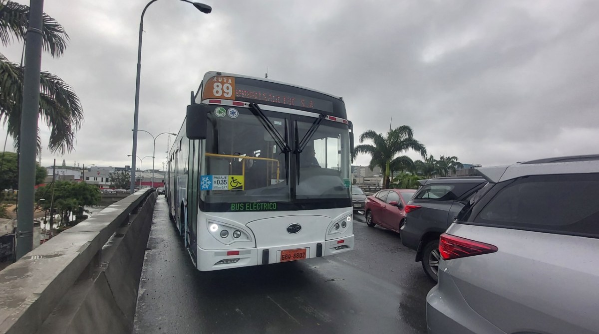 La empresa Saucin, que tiene buses eléctricos, trabajó con normalidad durante el paro. Foto: Juan C. Holguín / EL COMERCIO