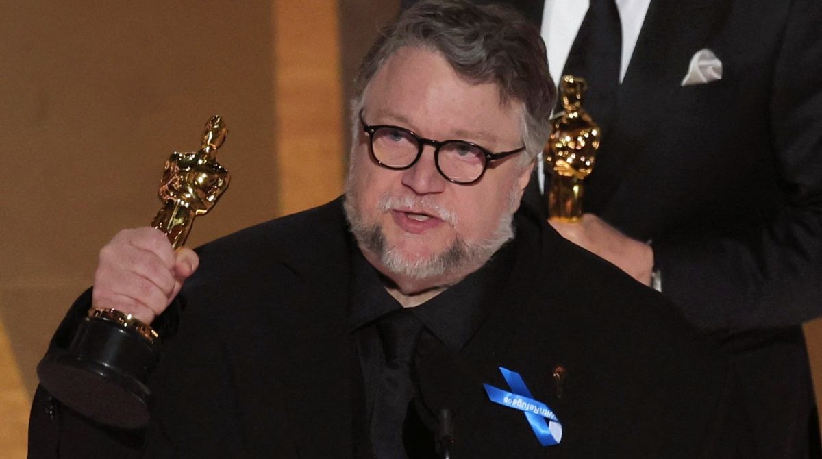 Guillermo del Toro durante su discurso luego de ganar su tercer Premio Oscar. Foto: Twitter