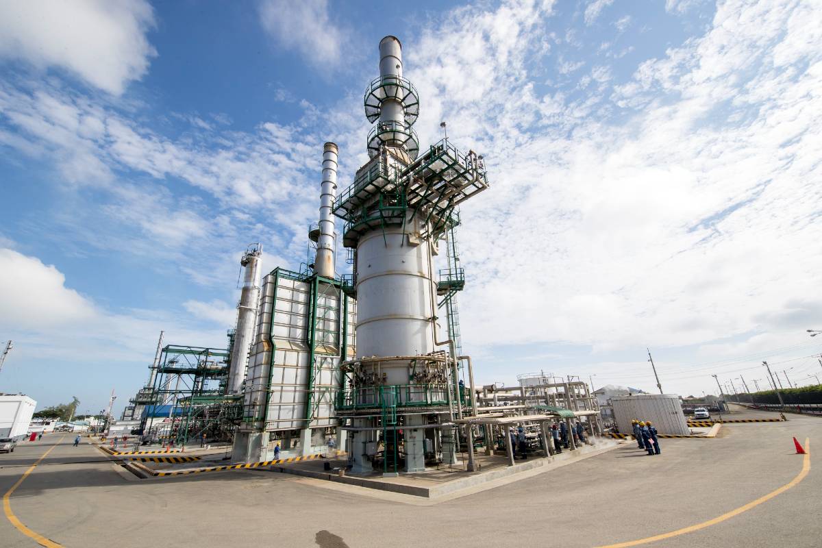 La refinería La Libertad, ubicada en Santa Elena, tiene capacidad para procesar 45 000 barriles de crudo. Foto: Cortesía Petroecuador.