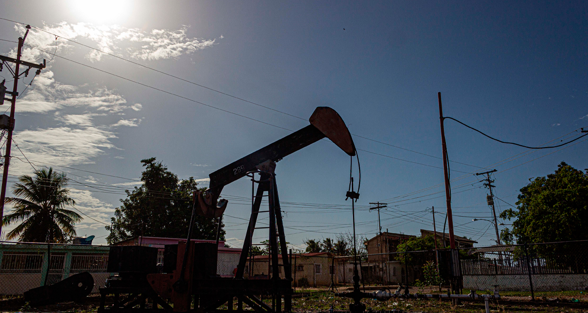 Ecuador produce diariamente unos 480 000 barriles diarios de petróleo. Foto: EFE