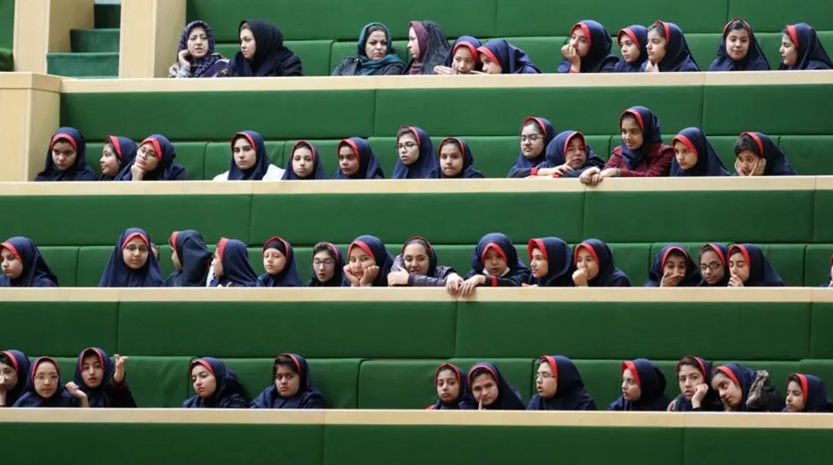 60 niñas fueron envenenadas con gas en Irán. Foto: Agencia EFE