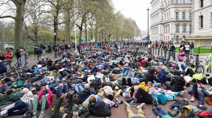 Imagen referencial. Protesta ecologista ubicada el centro de Londres. Foto: Europa Press