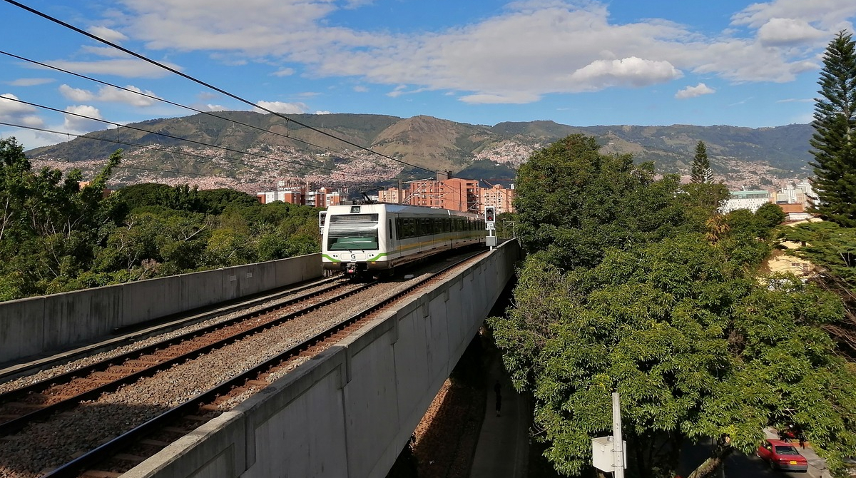 Imagen referencial. Metro de Medellin (Colombia) conduciendo sus rutas diarias. Foto: Pixabay