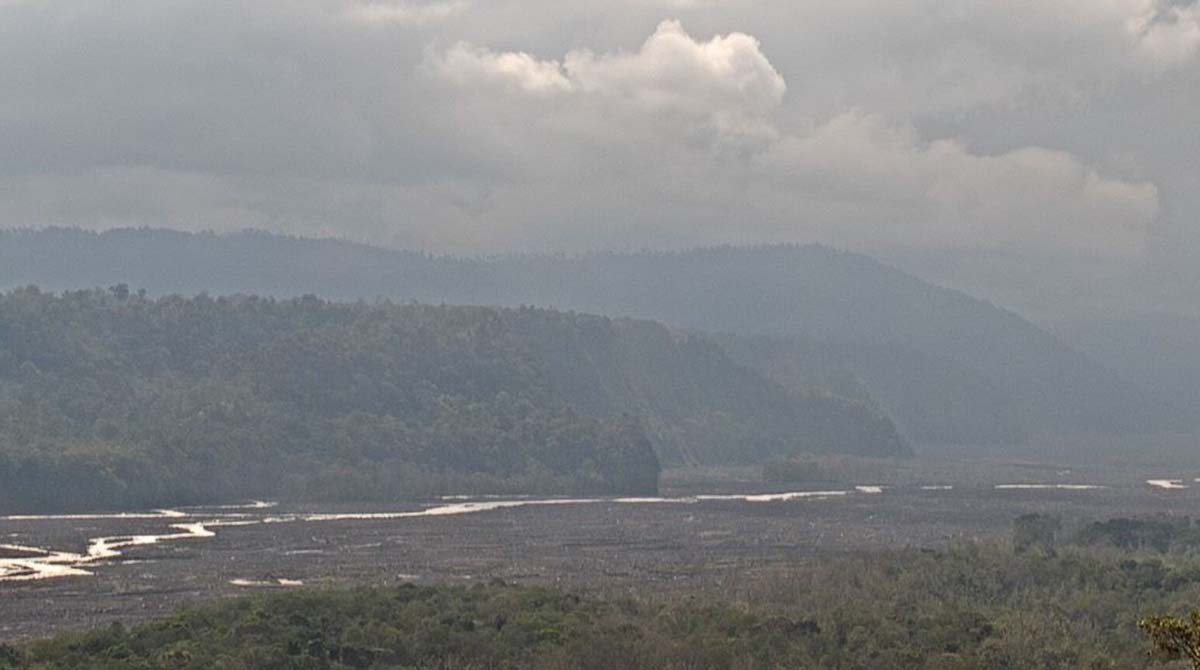 Imagen referencial. Se alerta de la caída de cenica del volcán Sangay en tres provincia de Ecuador este viernes, 21 de abril. Foto: Twitter