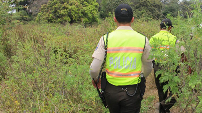 Imagen referencial. Agentes de la Policía hallaron a las tres jóvenes sin vida en una zona de difícil acceso, cerca de la orilla de un río en Quinindé. Foto: Flickr Ministerio del Interior
