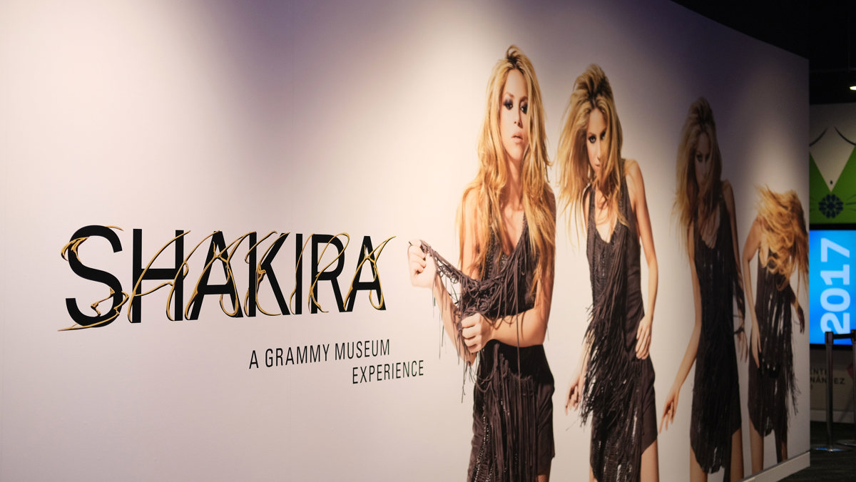 Fotografía de archivo de una exposición sobre Shakira en el Museo de los Grammy de Los Ángeles (EEUU). EFE/ Guillermo Azábal