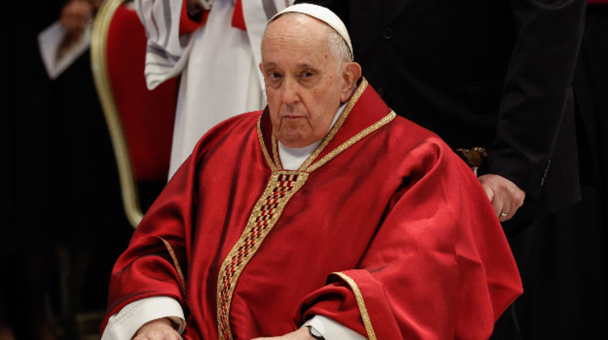 El Papa no asistirá al Coliseo de Roma debido al intenso frío de estos días. Foto: EFE