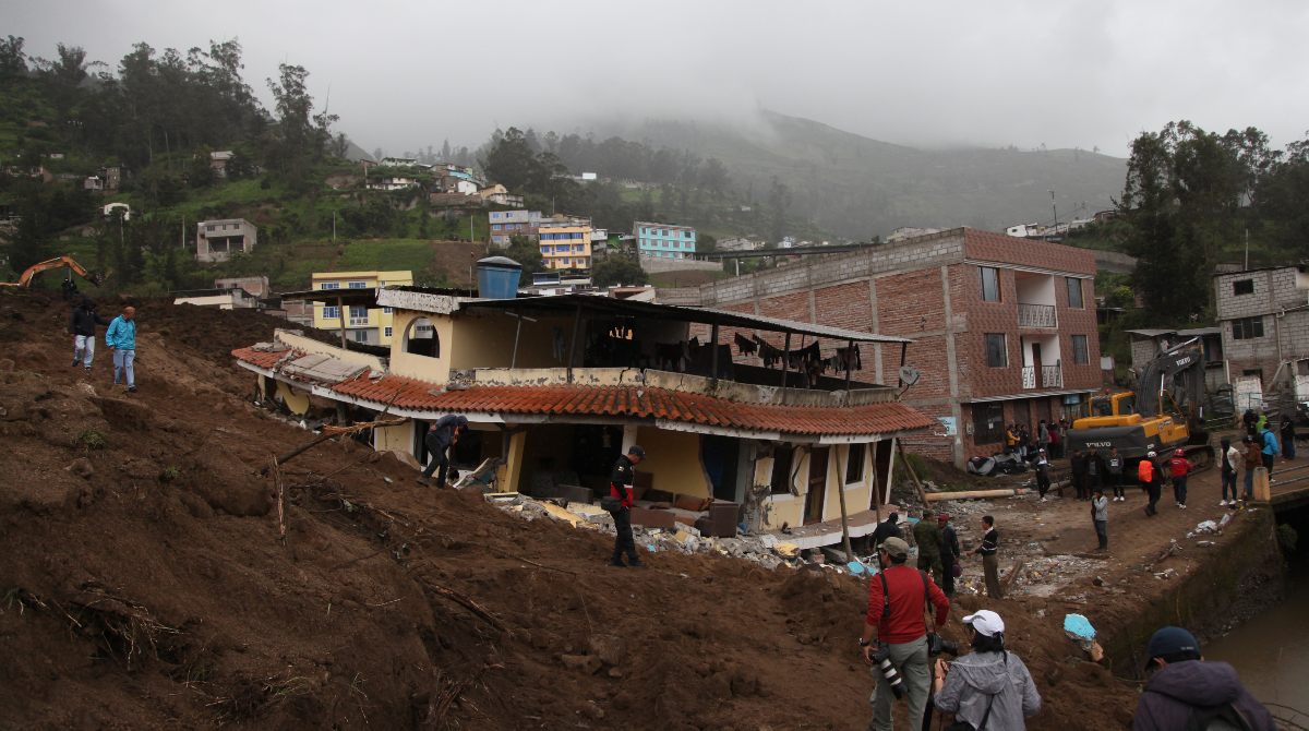 Jonathan Estrada y Dayanara Peralta organizan un teletón este 1 de abril del 2023 para ayudar a los damnificados del deslizamiento en Alausí. Foto Archivo / EL COMERCIO