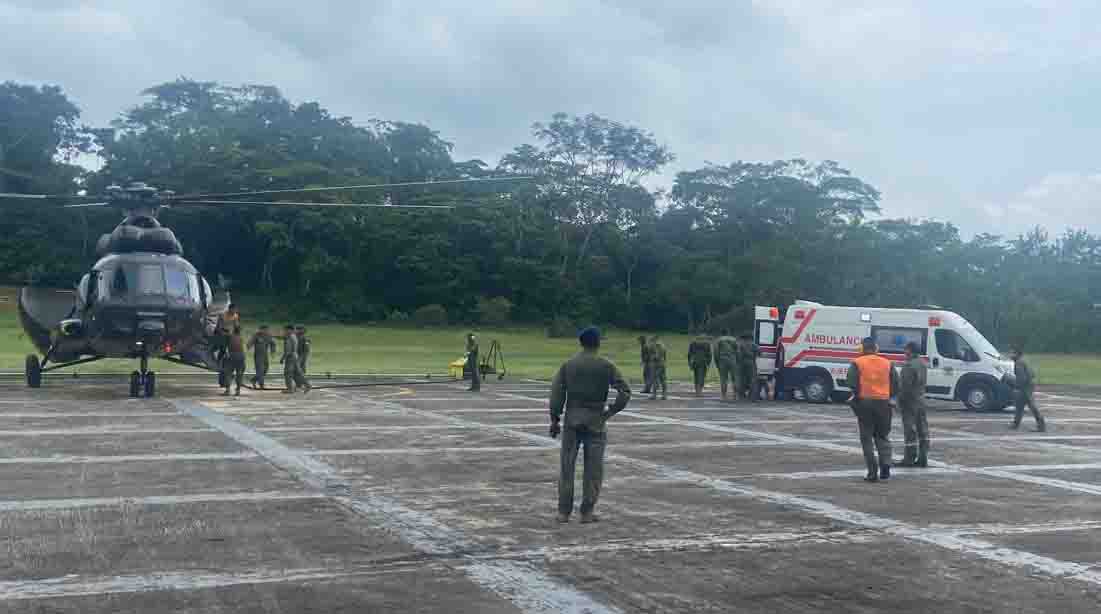 Dos militares resultaron heridos en Orellana y fueron trasladados a un hospital de Quito. Foto: FF.AA.